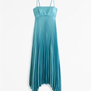 The A&F Giselle Clasp Back Pleated Midi Dress